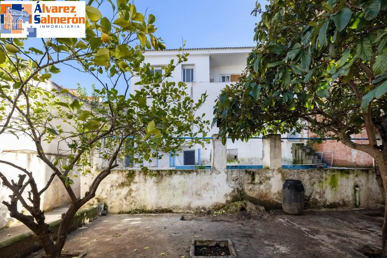 Außenansicht von Haus oder Chalet zum Verkauf in La Zubia mit Klimaanlage, Privatgarten und Terrasse