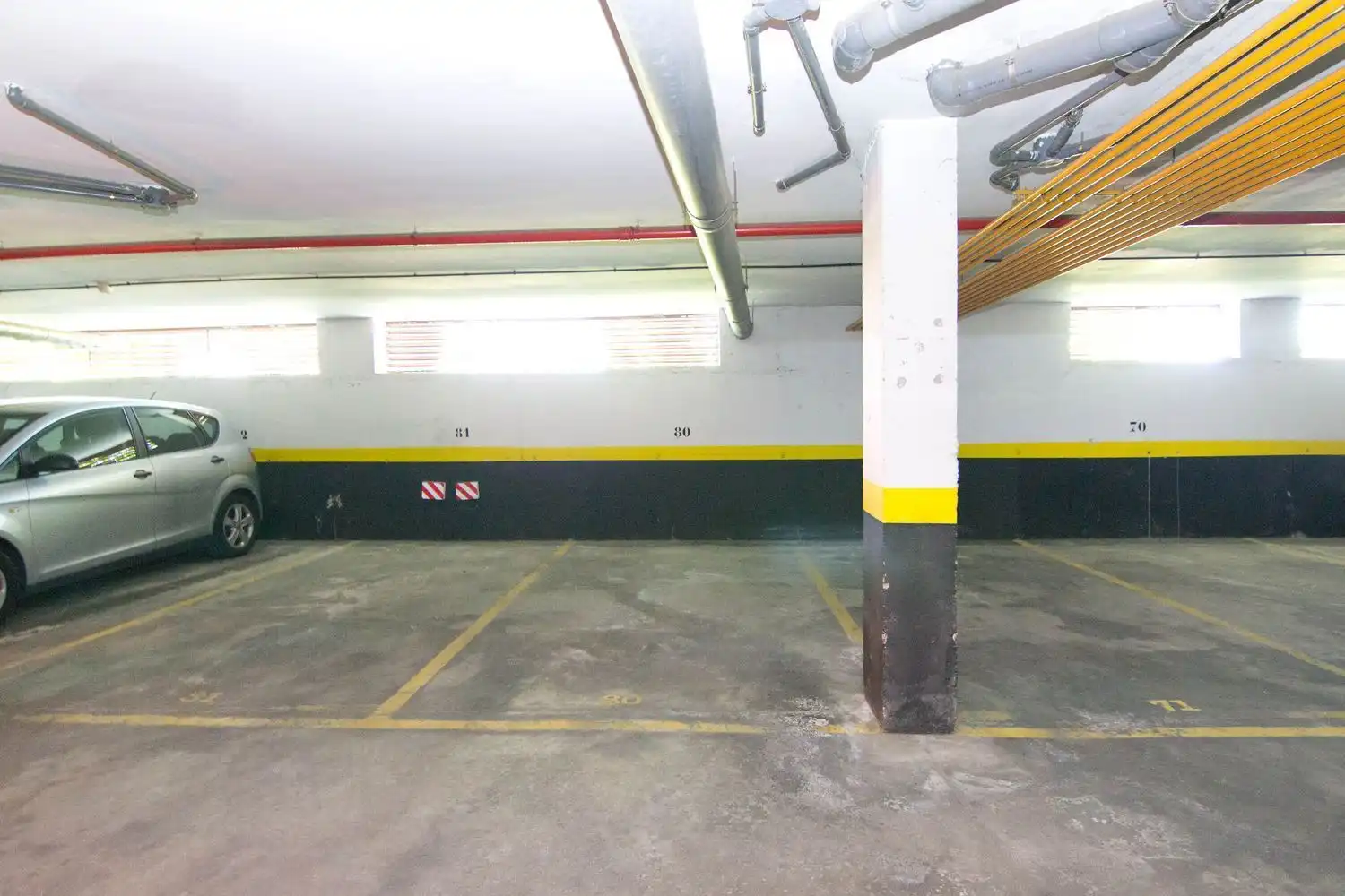 Parkplatz von Wohnung zur Miete in Villanueva de la Cañada mit Klimaanlage