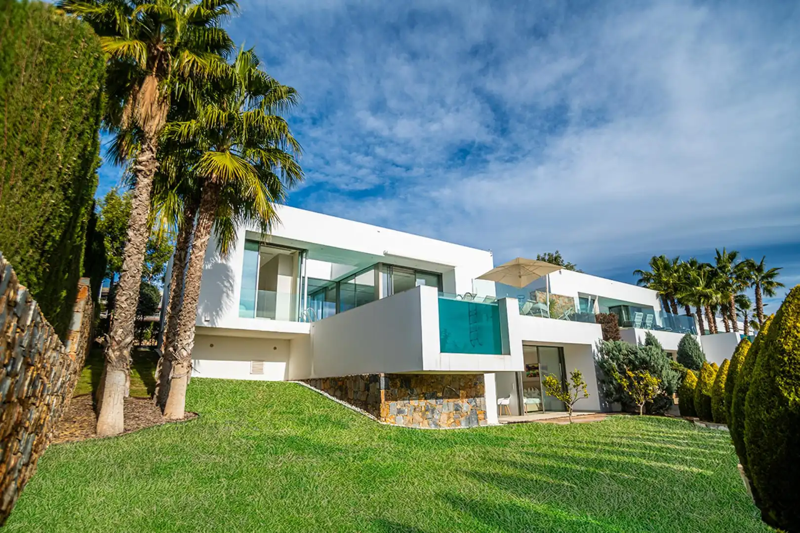 Apartamento con terraza en venta en Calle colinas golf
