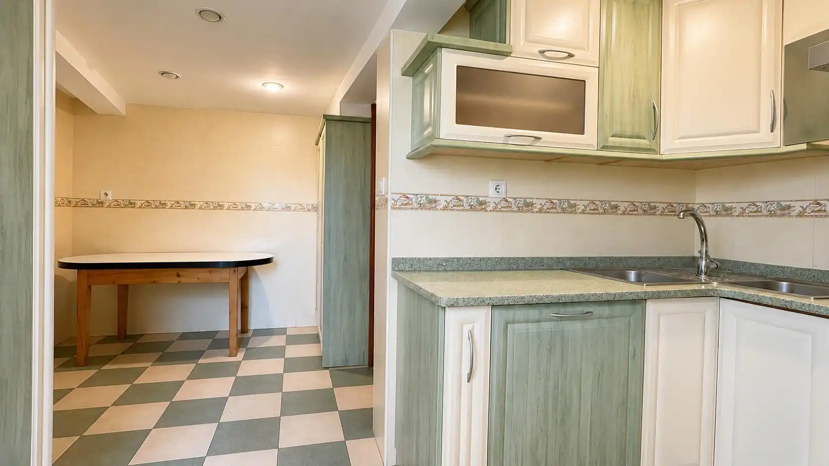 Cocina de Piso en venta en Comillas (Cantabria) con Calefacción y Balcón