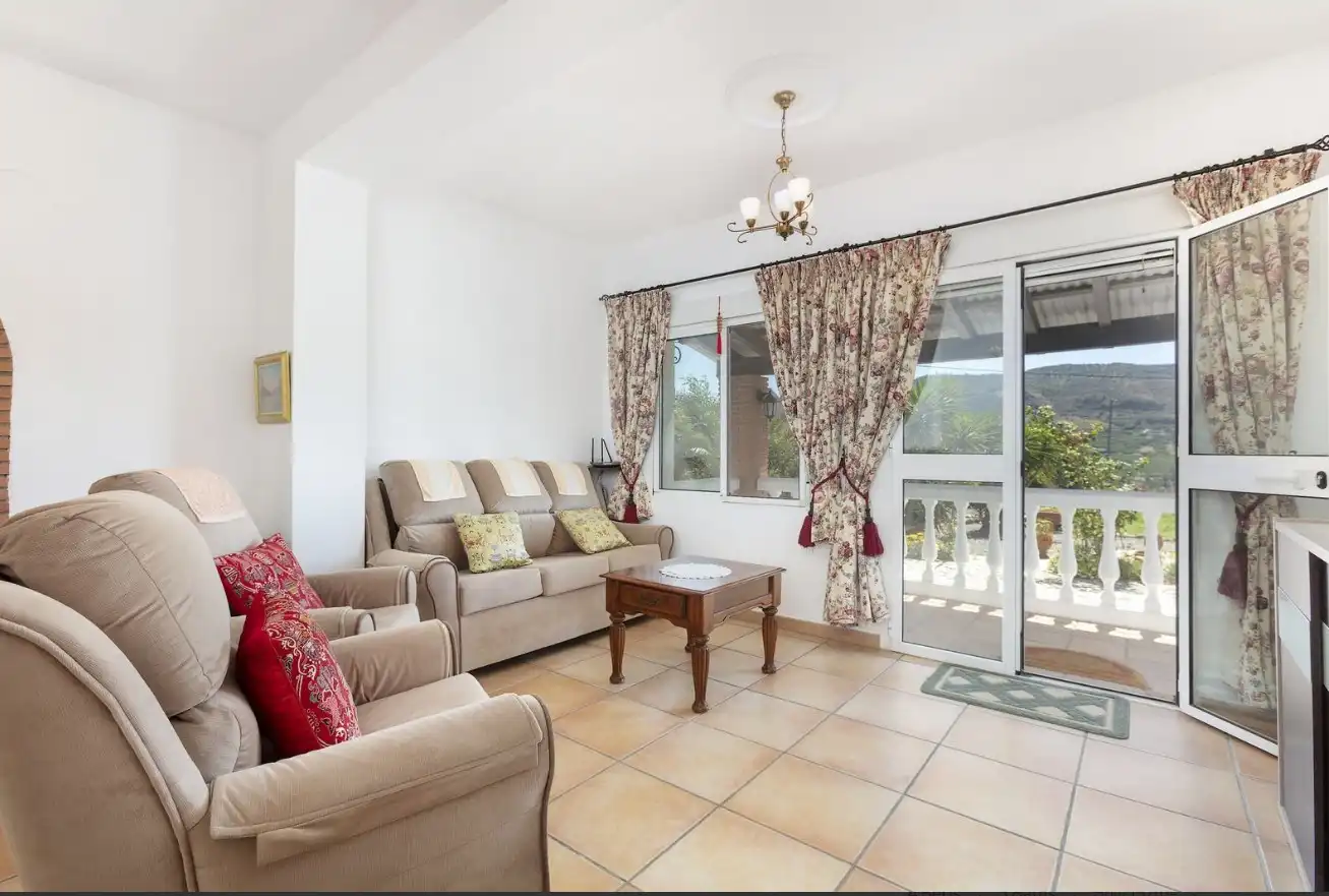 Wohnzimmer von Country house zum Verkauf in Pizarra mit Klimaanlage, Heizung und Privatgarten