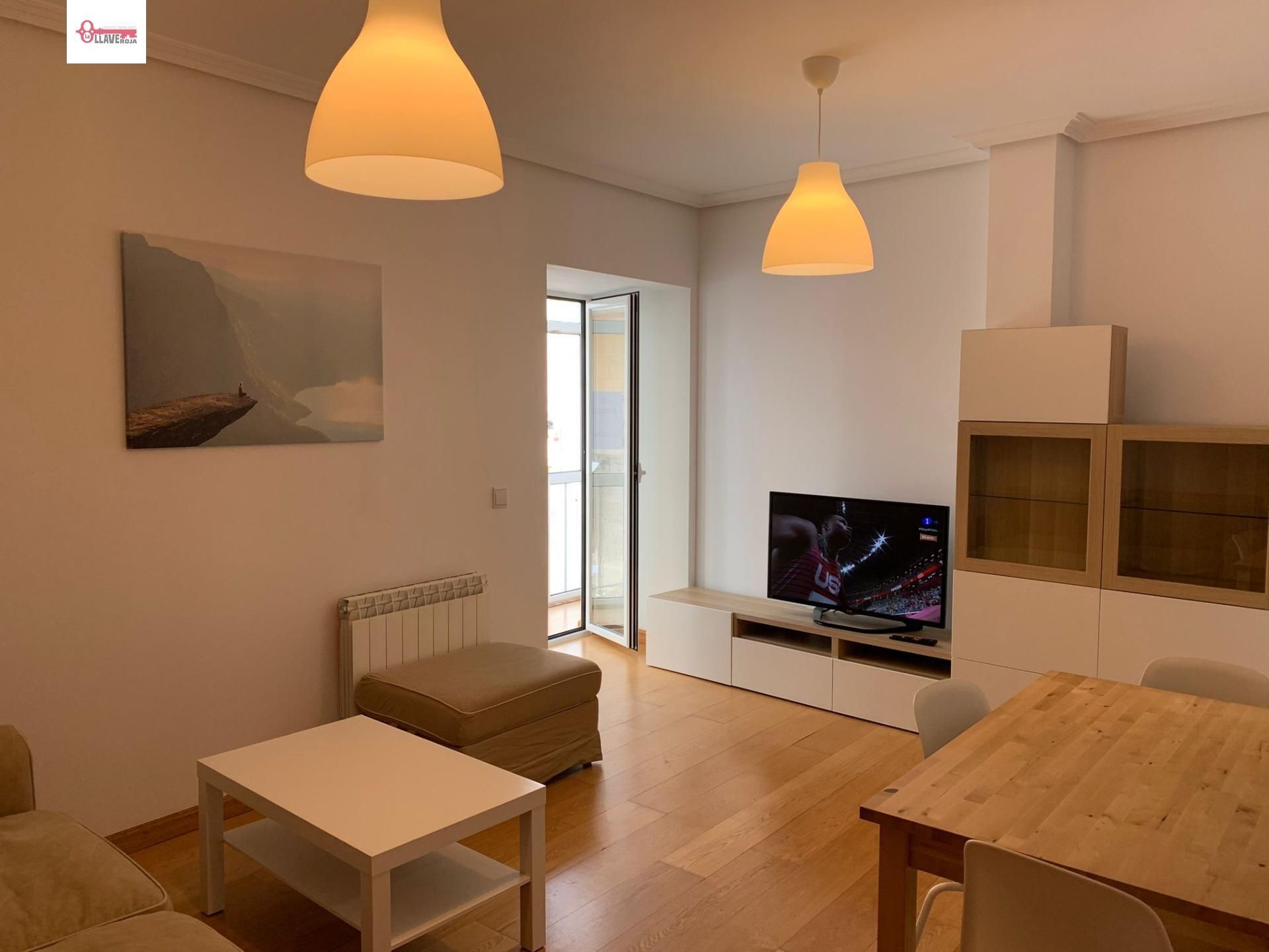 Sala de estar de Apartamento de alquiler en Burgos Capital con Calefacción, Parquet y Terraza