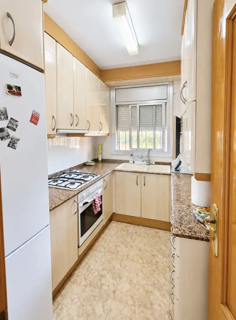 Cuina de Casa o xalet en venda en Esparreguera amb Calefacció, Terrassa i Traster