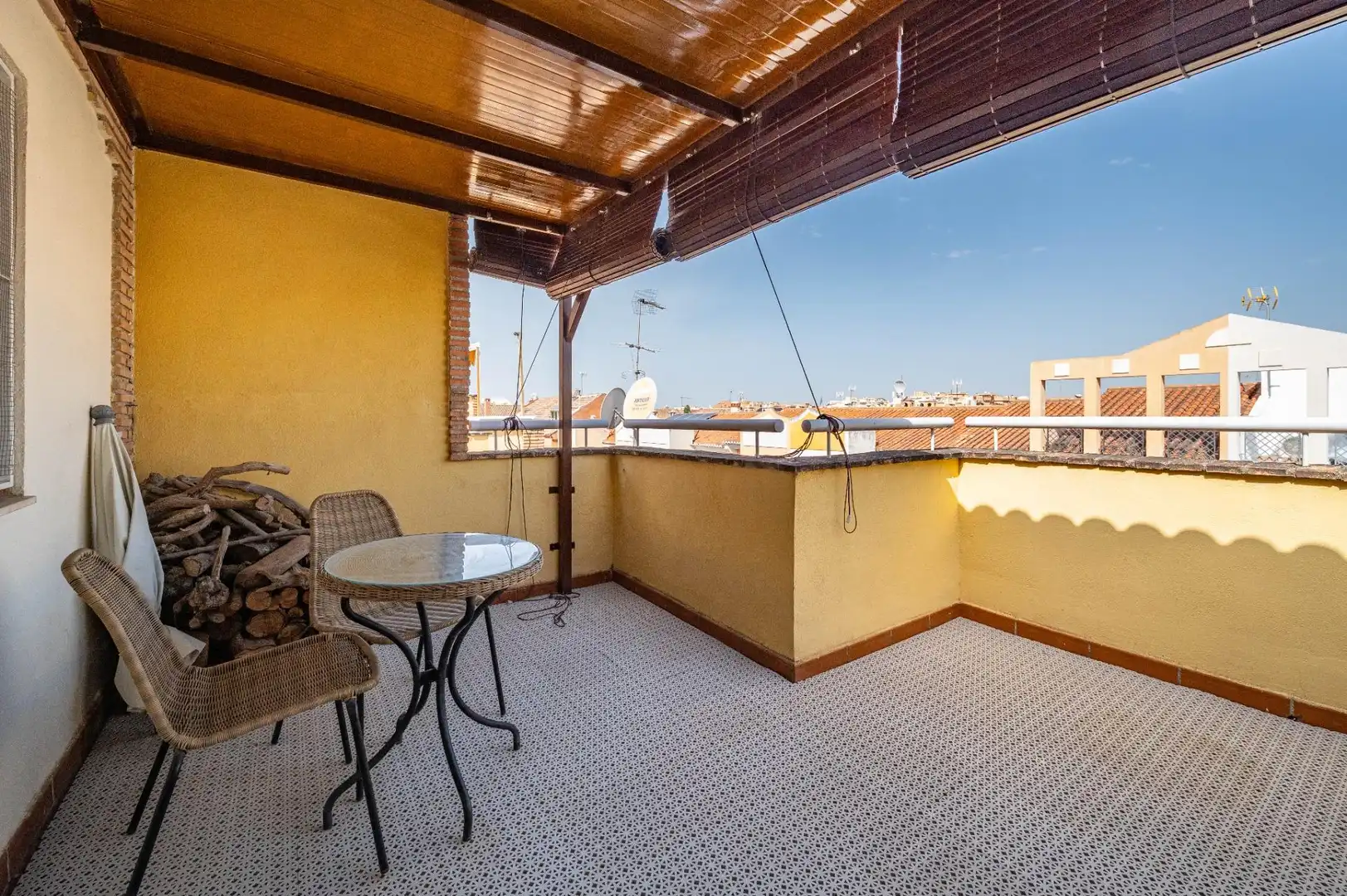 Terrasse von Einfamilien-Reihenhaus zum Verkauf in Granada mit Klimaanlage