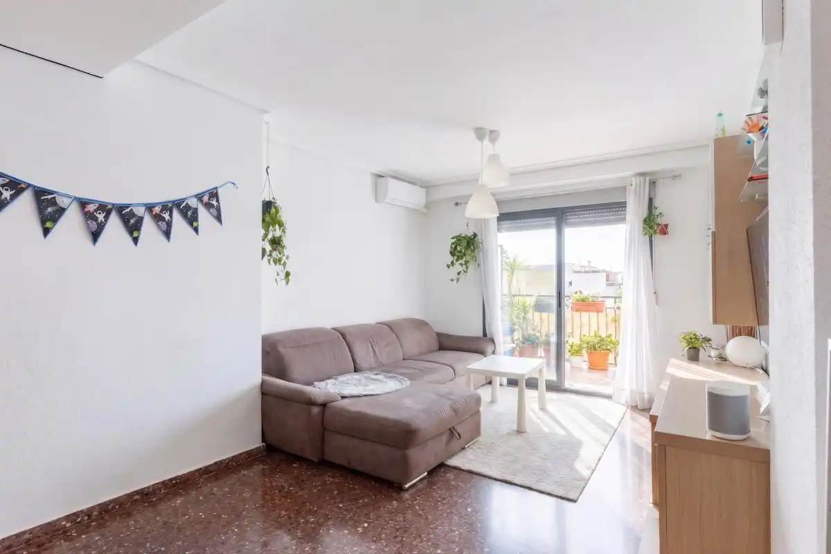 Sala d'estar de Pis en venda en Valencia amb Aire condicionat, Calefacció i Moblat