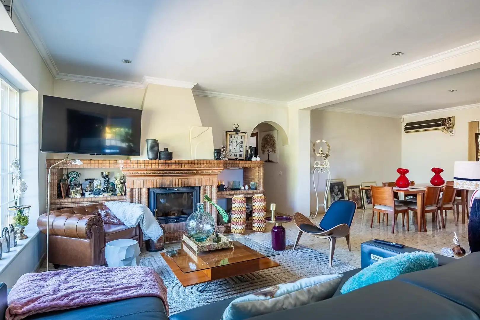 Sala d'estar de Casa o xalet en venda en Mairena del Aljarafe amb Aire condicionat, Jardí privat i Traster