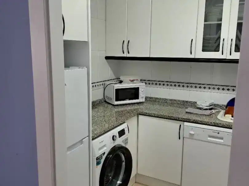Cuina de Pis de lloguer en El Vendrell amb Aire condicionat, Moblat i Balcó