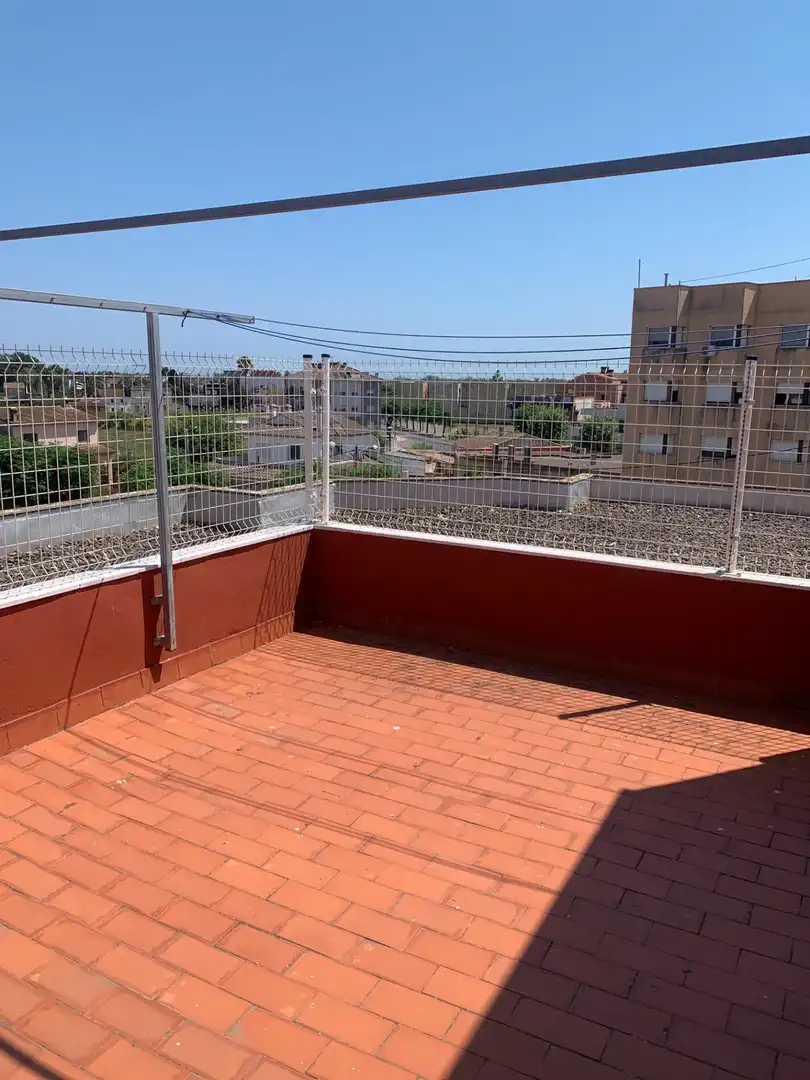 Terrassa de Pis en venda en Deltebre amb Aire condicionat, Terrassa i Traster