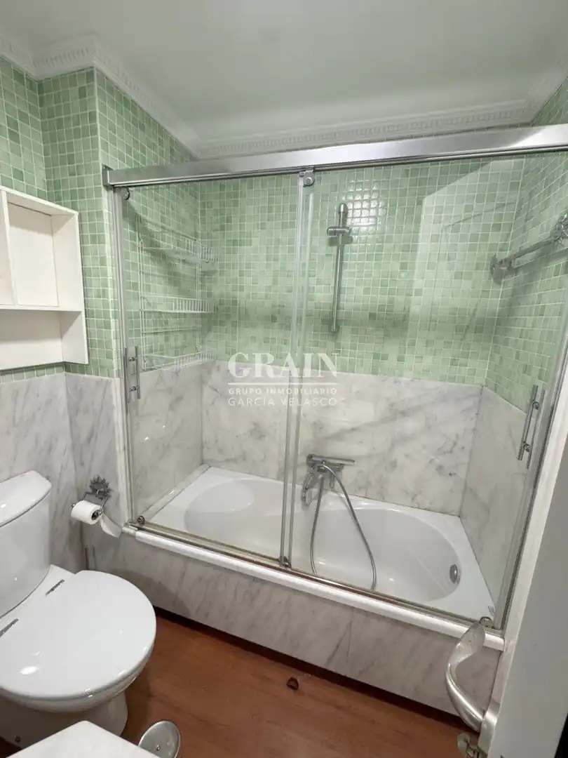Bathroom of Flat for rent in Albacete  with Air Conditioner and Heating