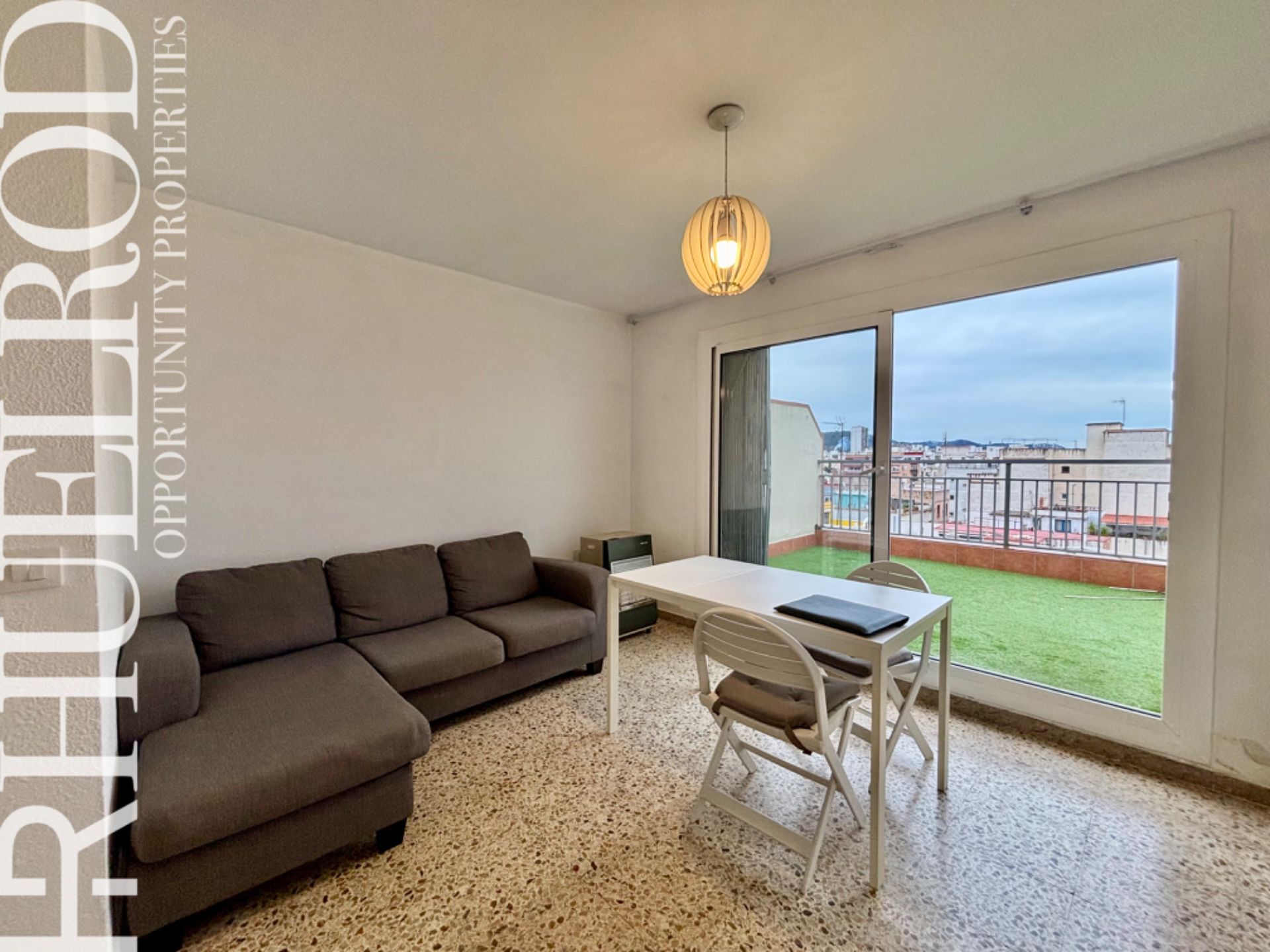 Sala d'estar de Àtic en venda en Calella amb Terrassa, Forn i Internet