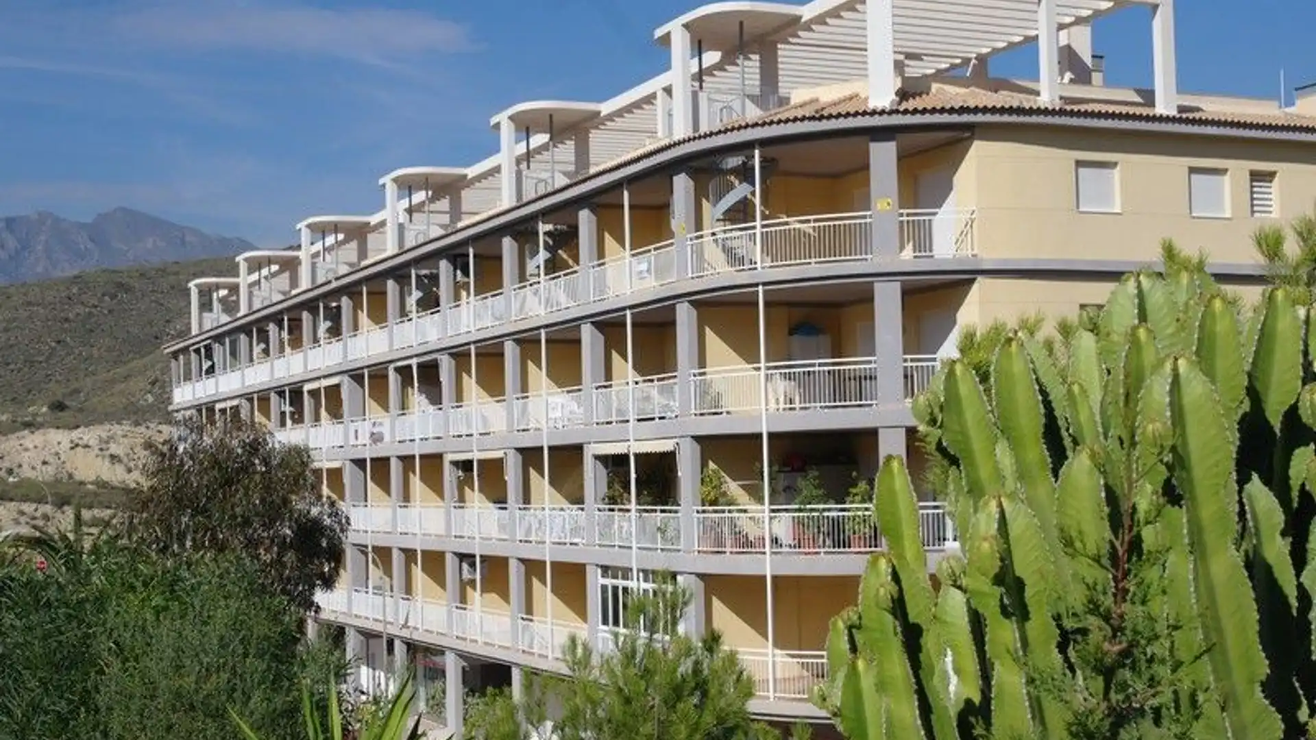Vista exterior de Apartamento en venta en El Campello con Aire acondicionado, Calefacción y Terraza