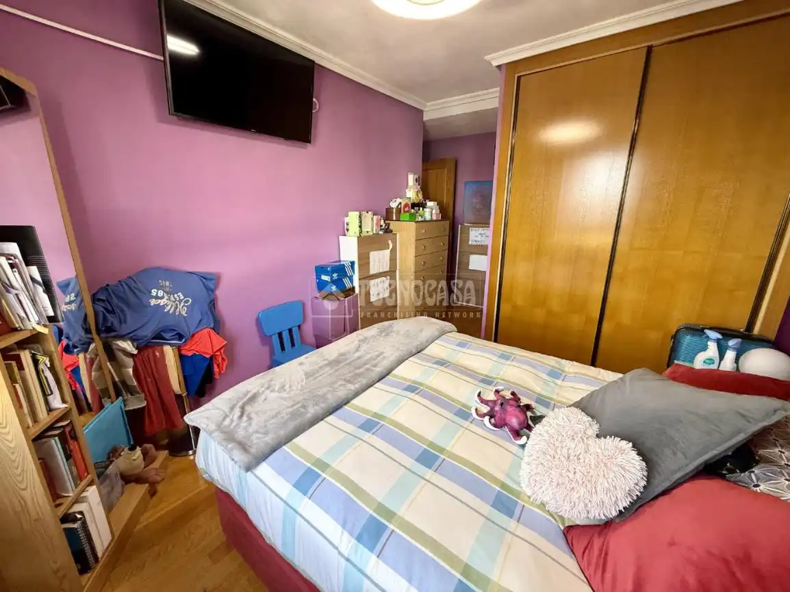 Bedroom of Flat for sale in Madrid  with Air Conditioner and Heating