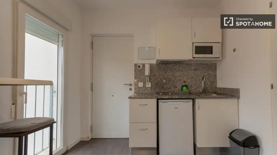 Flat with terrace to rent in Benicalap, imagen 2
