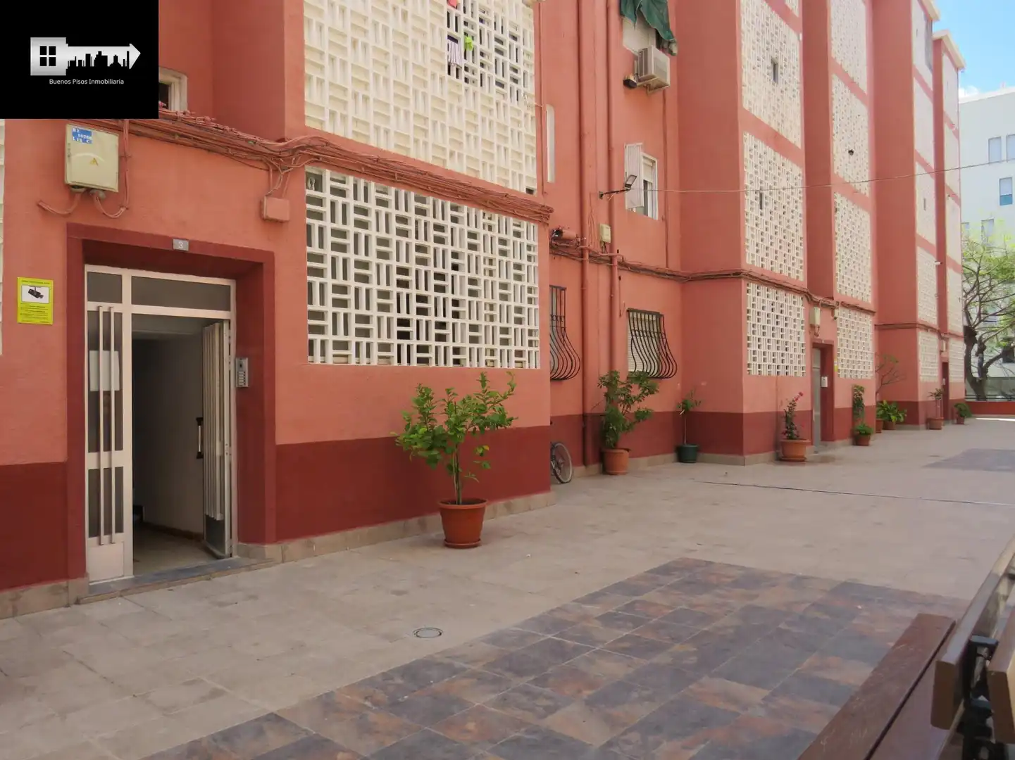 Vista exterior de Piso en venta en Alicante / Alacant con Aire acondicionado y Amueblado