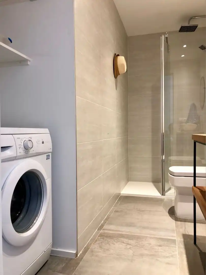 Badezimmer von Wohnungen zur Miete in Marbella mit Klimaanlage, Schwimmbad und Möbliert