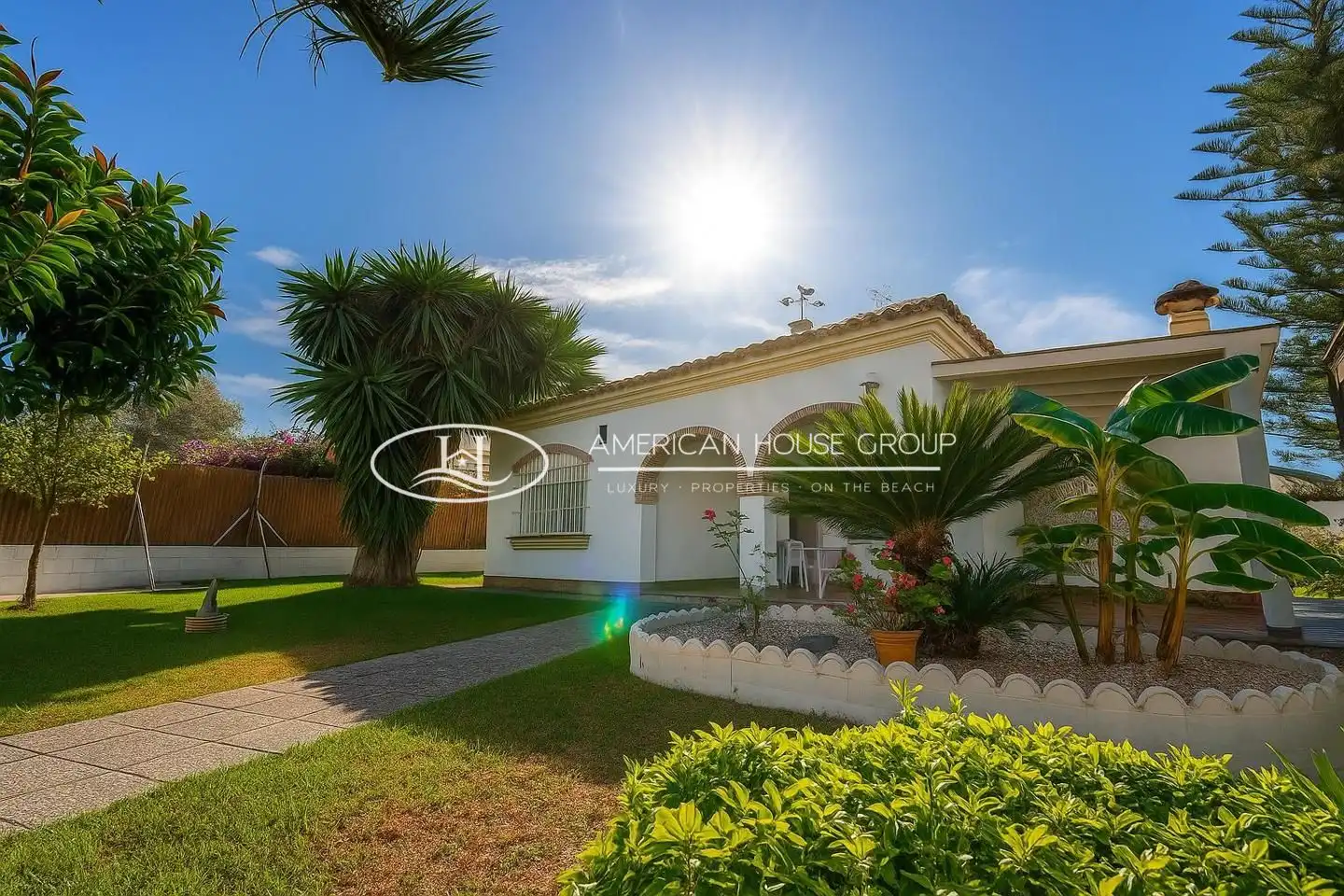 Exterior view of Houses for sale in Chiclana de la Frontera