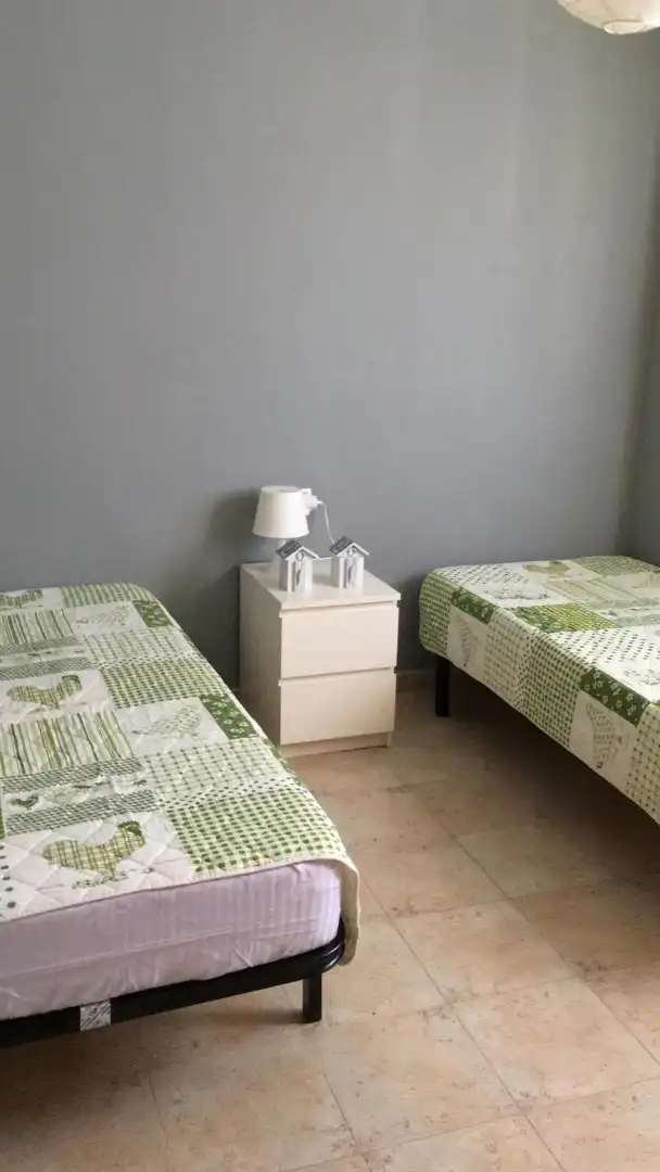 Apartamento de alquiler en Carrer Venecia, Montañar - El Arenal