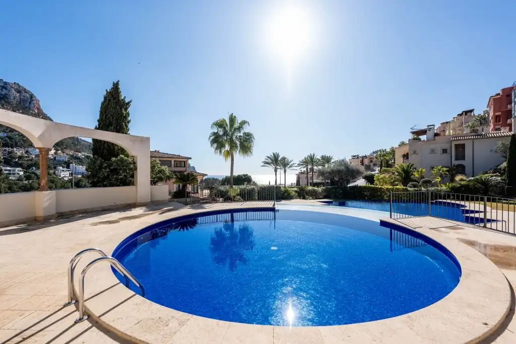 Piscina de Apartament en venda en Andratx amb Aire condicionat, Calefacció i Jardí privat