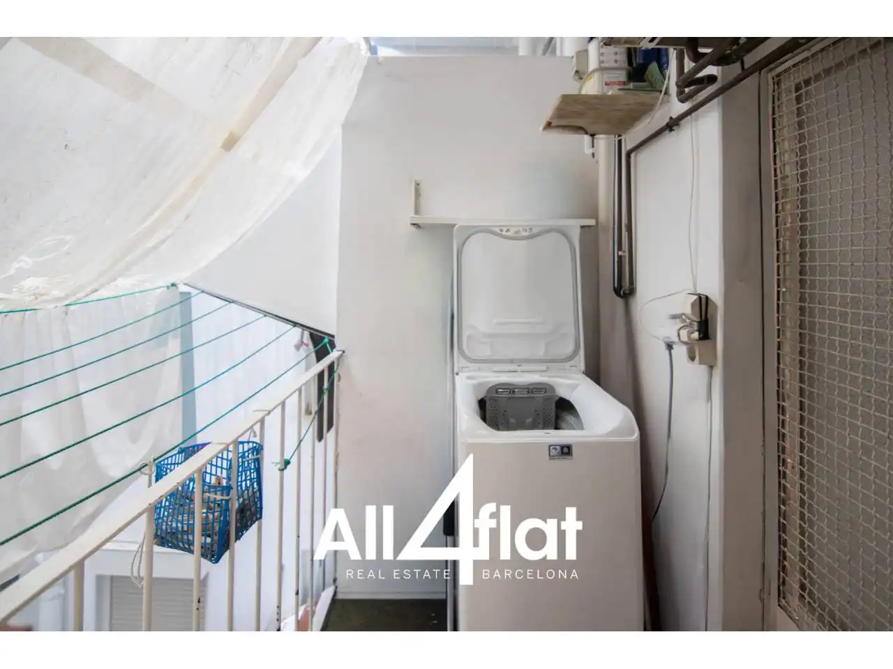 Balcony of Flat for rent in Barcelona  with Air Conditioner, Parquet flooring and Furnished