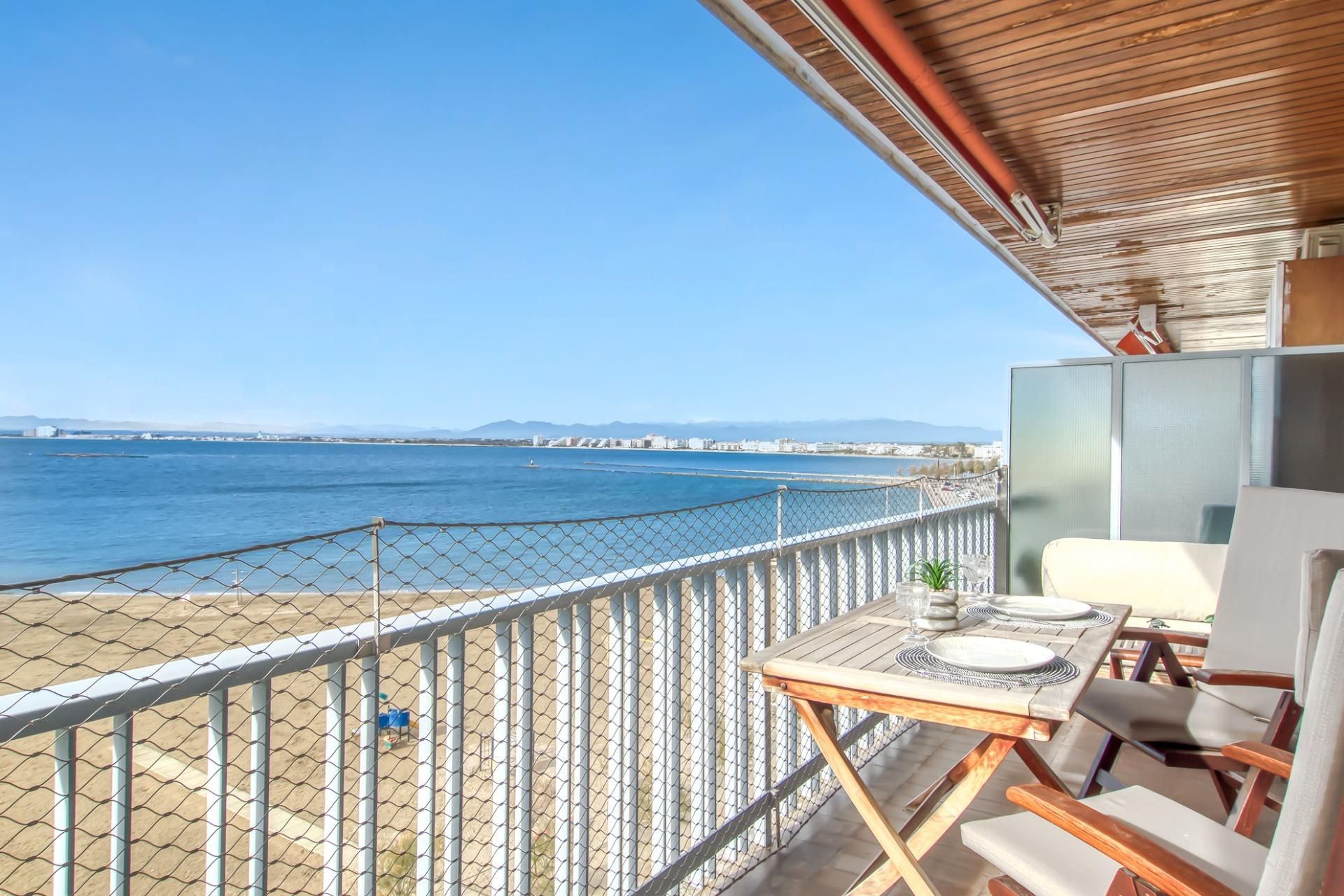 Balcony of Attic for sale in Roses  with Heating, Storage room and Balcony