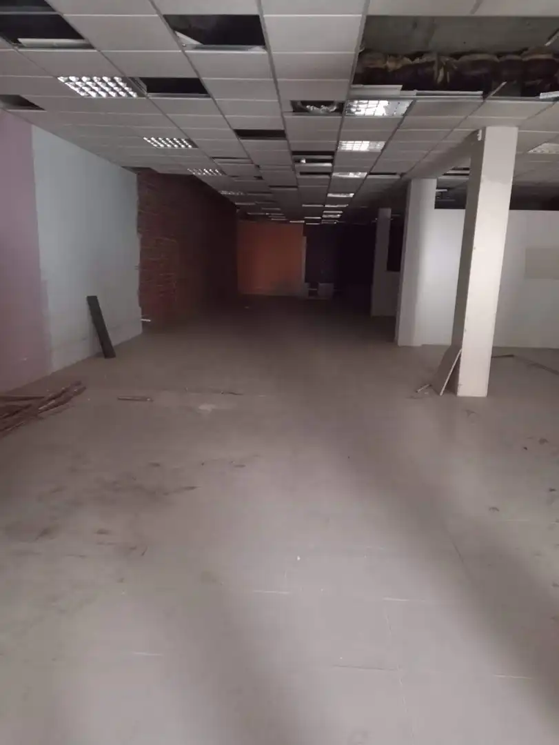 Local comercial de lloguer a Eixample Sud – Migdia, imagen 4