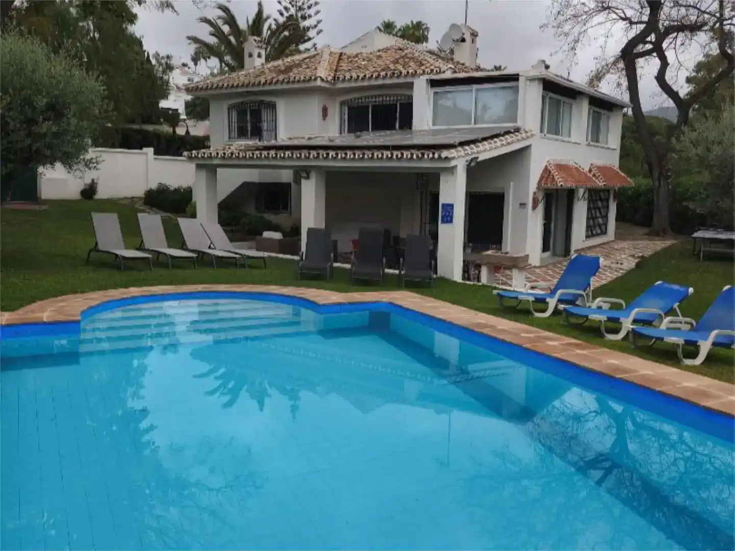 Piscina de Piso en venta en Marbella con Aire acondicionado y Piscina
