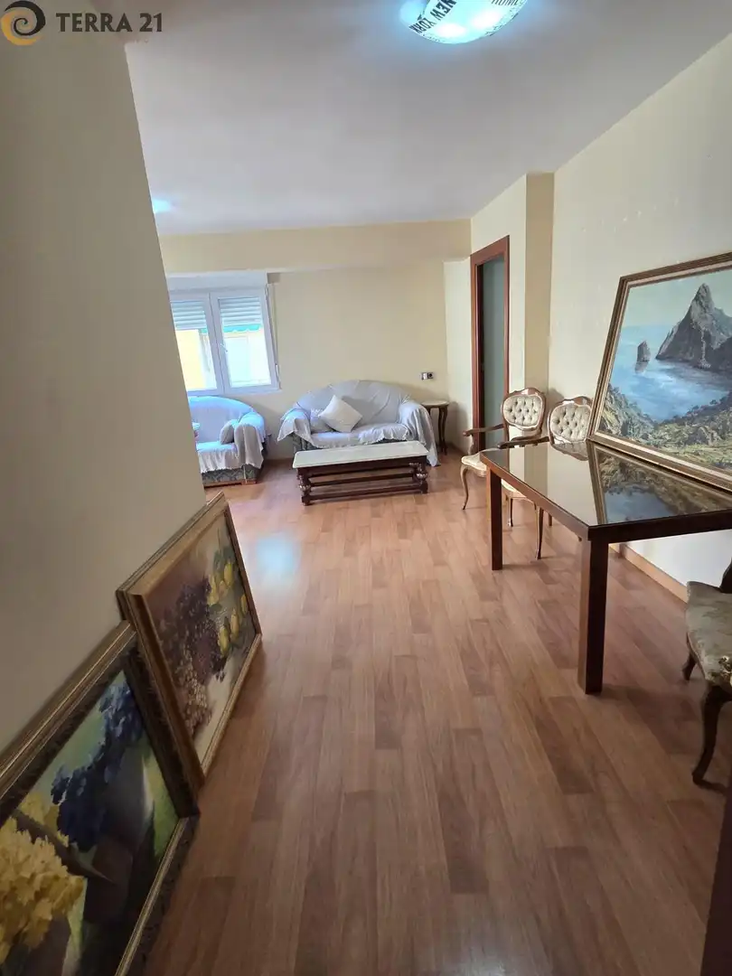 Sala d'estar de Pis de lloguer en Jaén amb Aire condicionat, Terrassa i Moblat