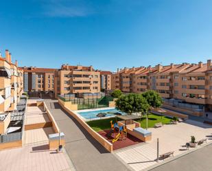 Vista exterior de Dúplex en venda en Navalcarnero amb Aire condicionat, Terrassa i Balcó