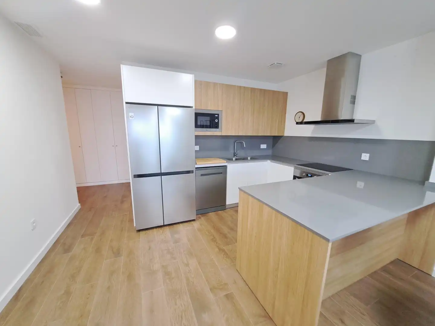 Kitchen of Flat for sale in Alzira  with Air Conditioner, Storage room and Furnished