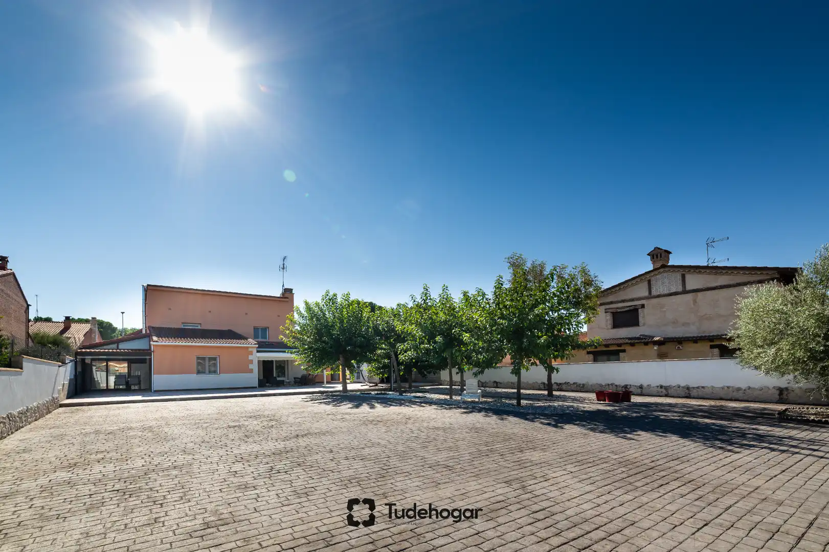 Vista exterior de Casa o chalet en venta en Tudela de Duero con Calefacción, Jardín privado y Amueblado