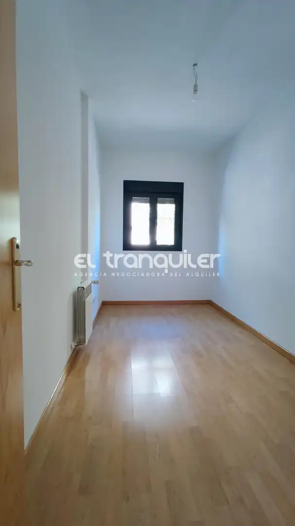 Flat for rent in Calle Tubas, Cuatro vientos