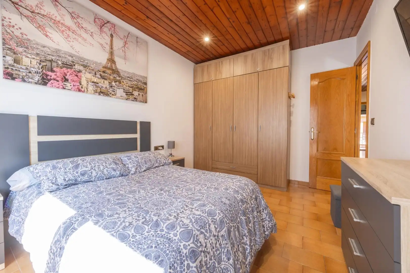 Detached homes for sale in Carrer del Collsacabra, Roda de Ter