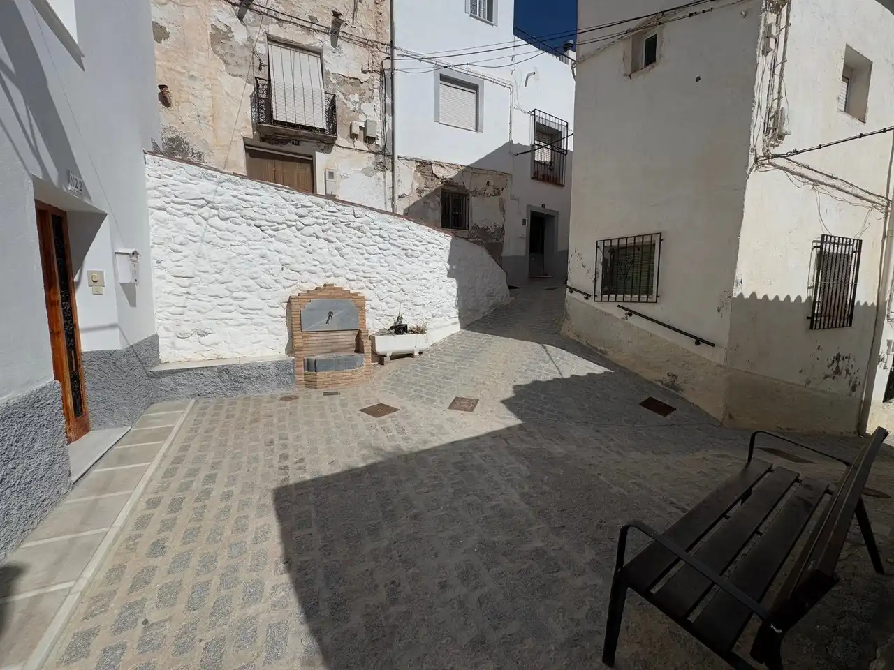 Country homes for sale in Serón