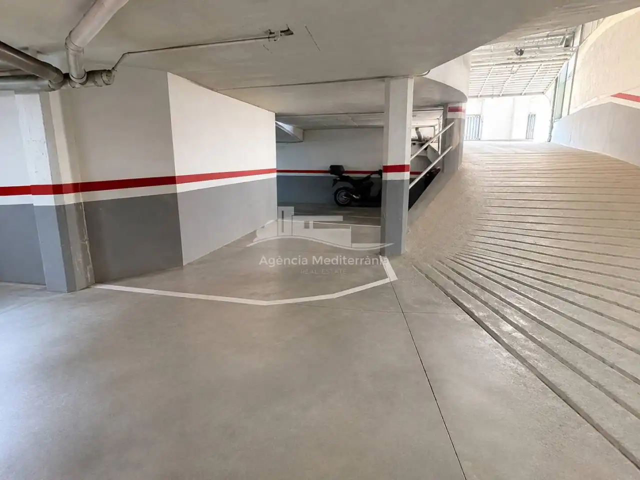 Parkplatz von Garage zum Verkauf in Palamós