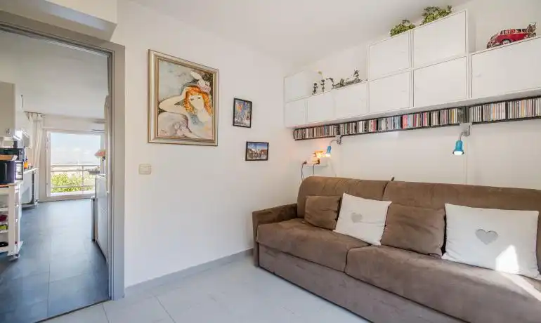 Sala d'estar de Pis en venda en Roses amb Calefacció, Terrassa i Moblat