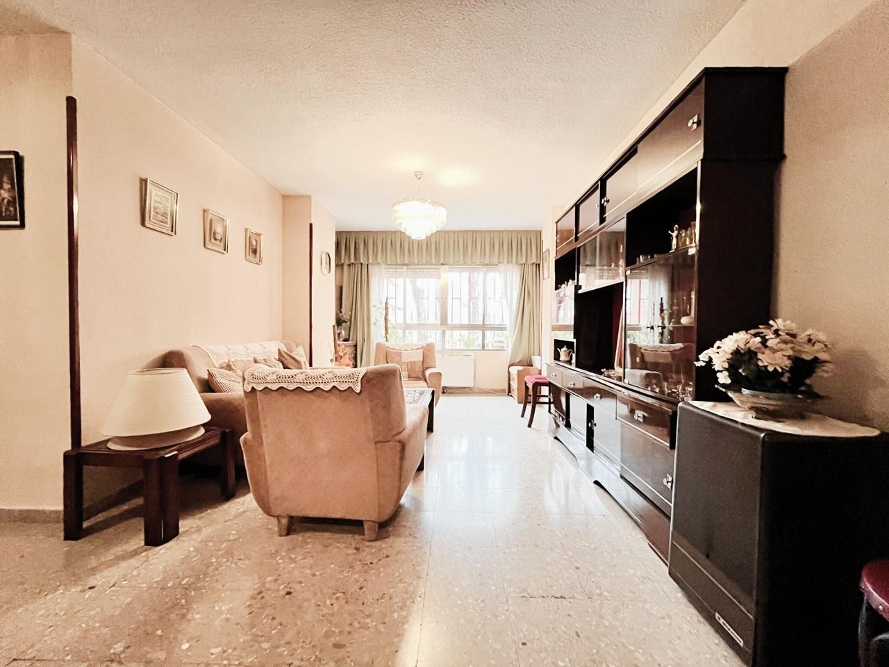 Sala de estar de Piso en venta en  Madrid Capital