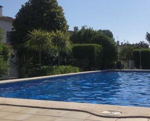 Piscina de Casa adosada en venda en Castelldefels amb Aire condicionat, Calefacció i Parquet