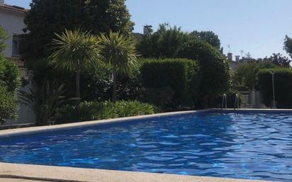 Piscina de Casa adosada en venda en Castelldefels amb Aire condicionat, Calefacció i Parquet