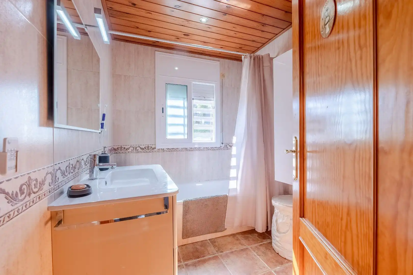 Bathroom of Houses for sale in Sant Cebrià de Vallalta  with Heating, Private garden and Storage room