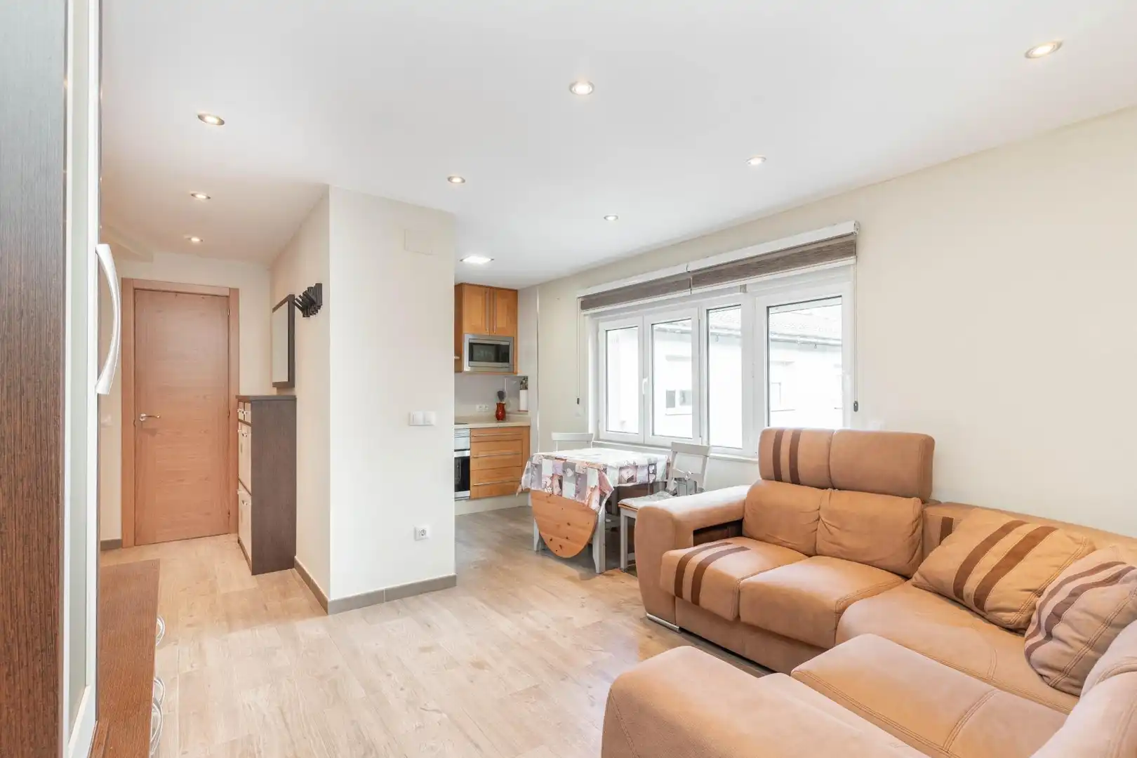 Living room of Apartments for sale in San Martín del Rey Aurelio  with Heating, Parquet flooring and Storage room