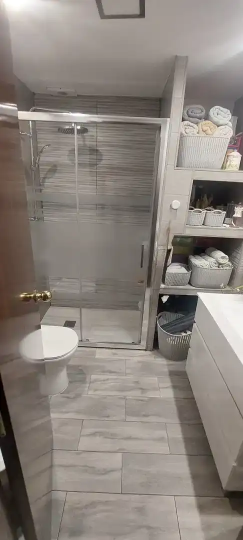Bathroom of Flat for sale in La Rinconada  with Air Conditioner