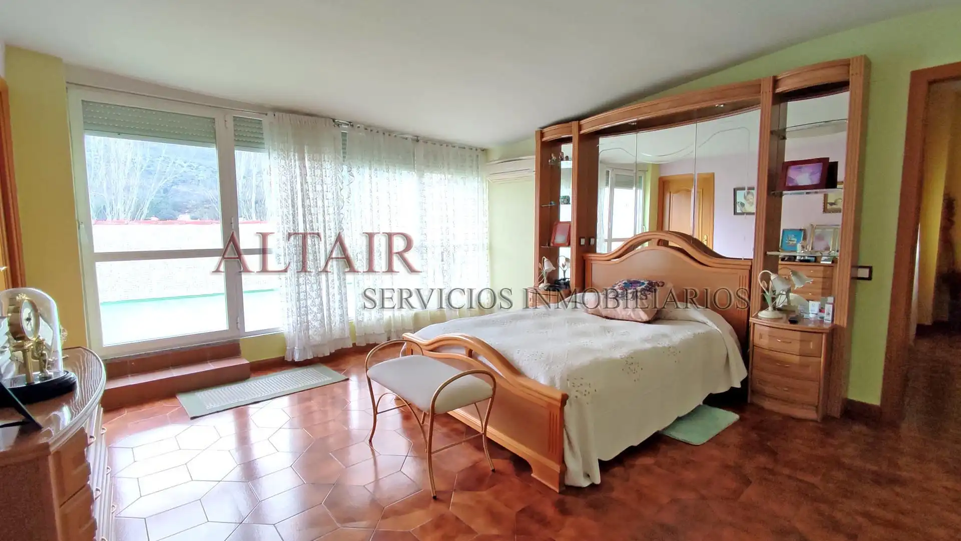 Habitación de Ático en venta en Navaluenga con Aire acondicionado, Calefacción y Terraza