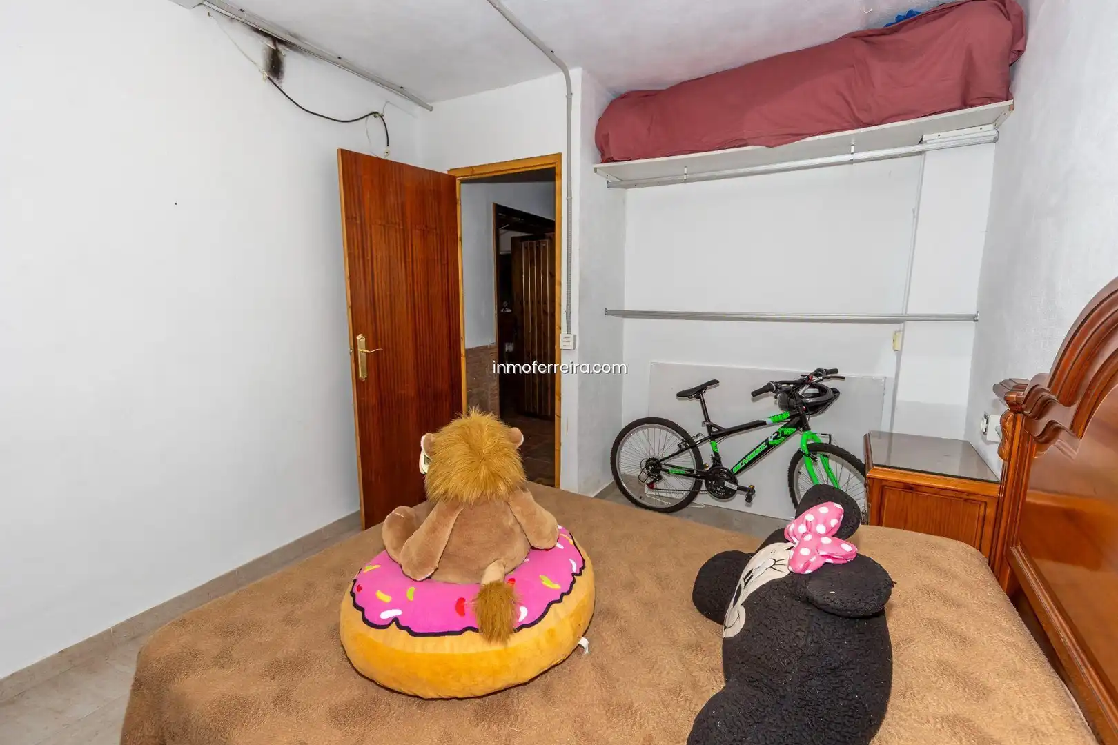 Houses for sale in Darro  with Storage room
