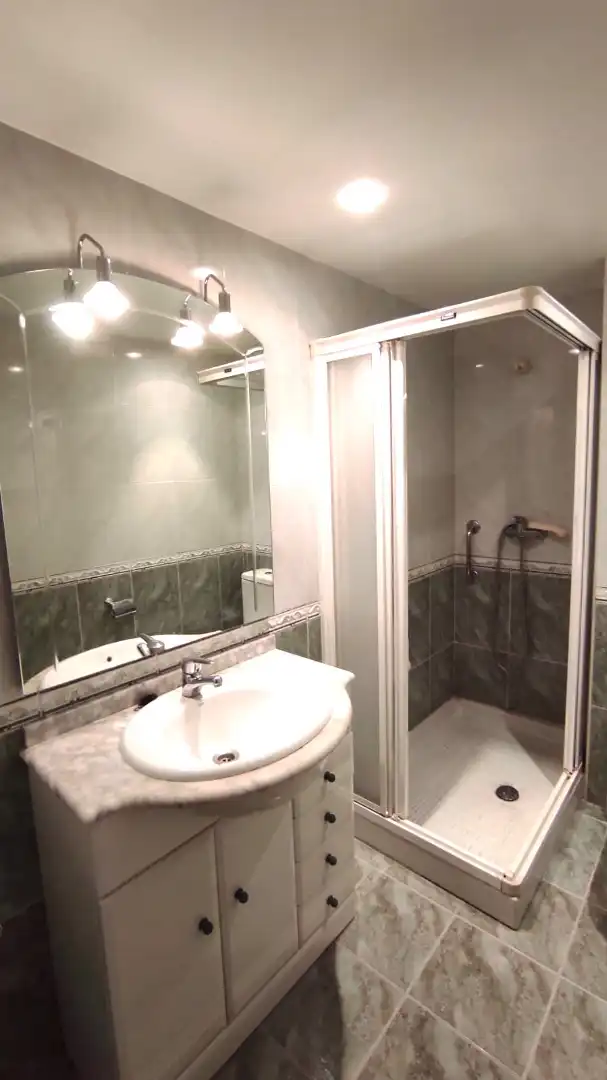 Baño de Piso en venta en Eibar con Calefacción, Trastero y Horno
