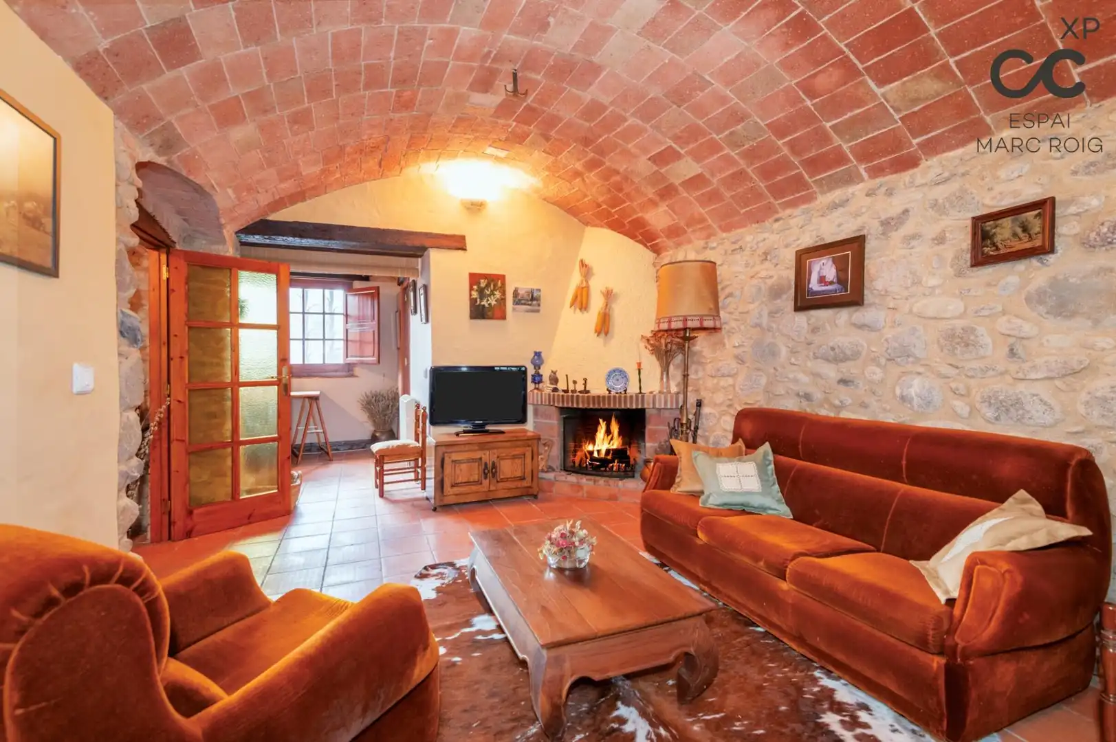 Sala d'estar de Finca rústica en venda en Boadella i les Escaules amb Calefacció, Jardí privat i Terrassa