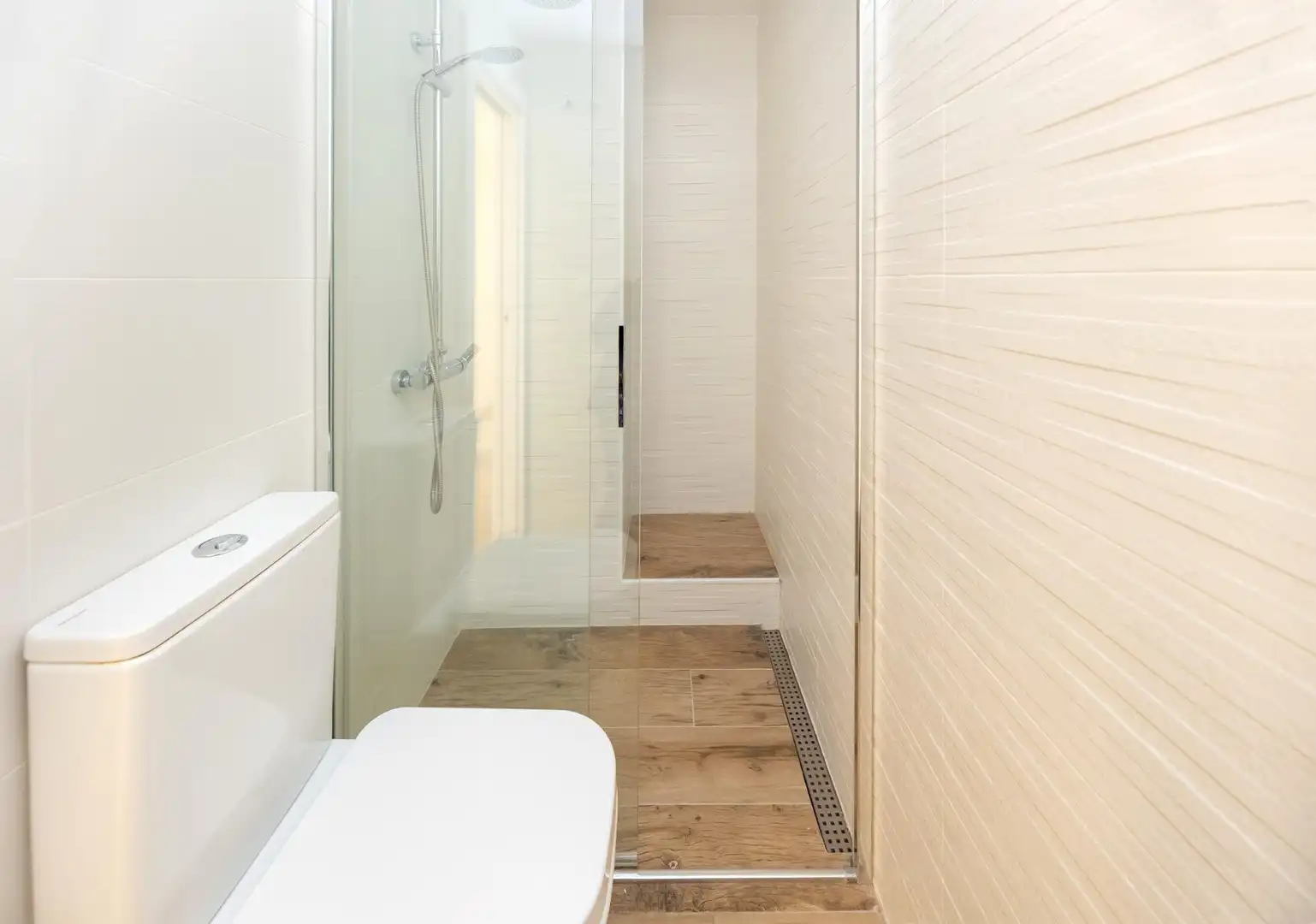 Baño de Ático en venta en Granada con Aire acondicionado, Calefacción y Terraza