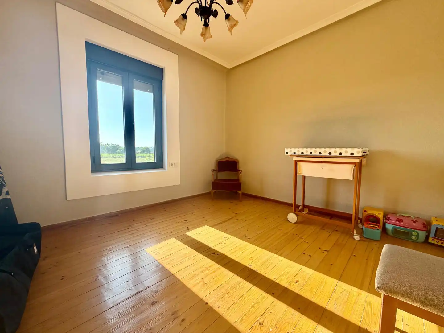 Sala d'estar de Casa o xalet en venda en Villarejo de Órbigo amb Terrassa i Balcó