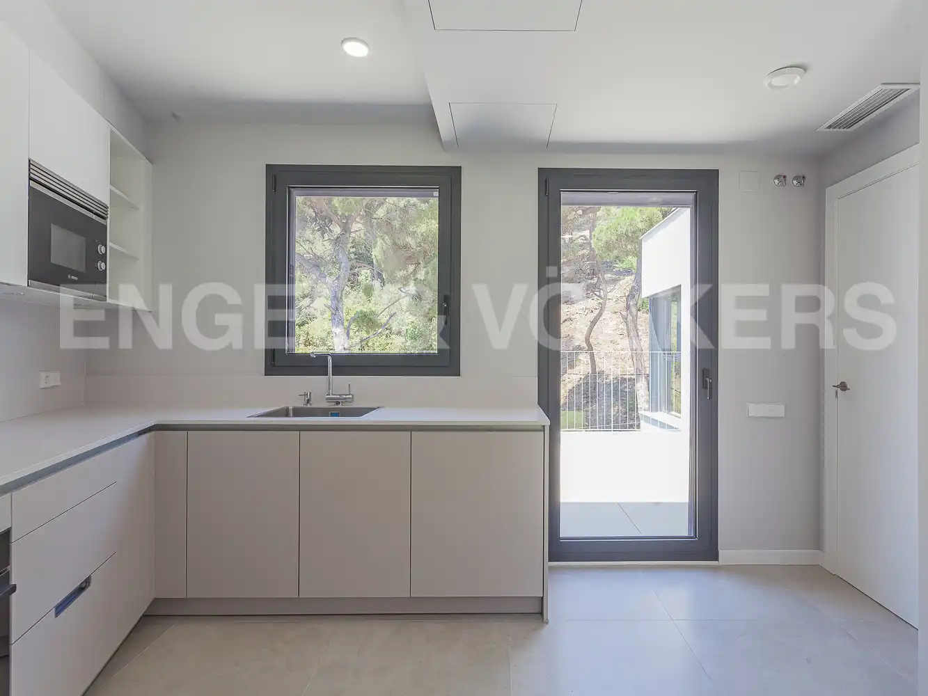 Cocina de Casa o chalet en venta en Barcelona con Aire acondicionado, Calefacción y Piscina