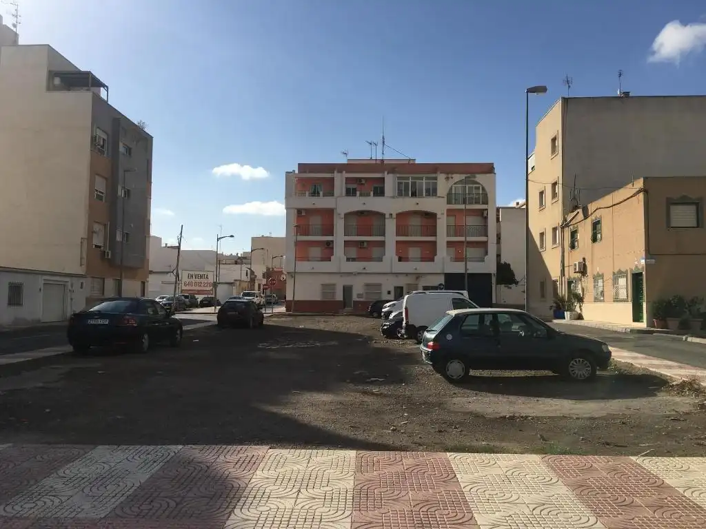 Residential land for sale in Roquetas de Mar ciudad