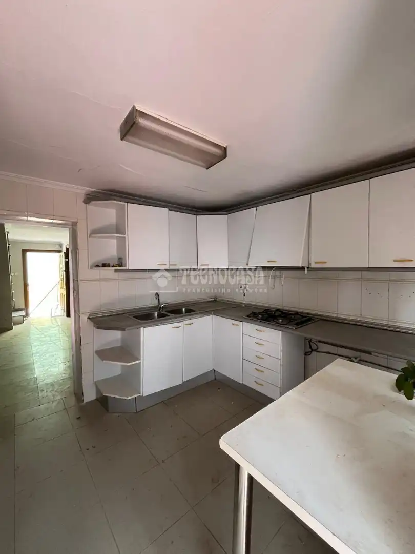 Kitchen of Houses for sale in Alcalá de Guadaira